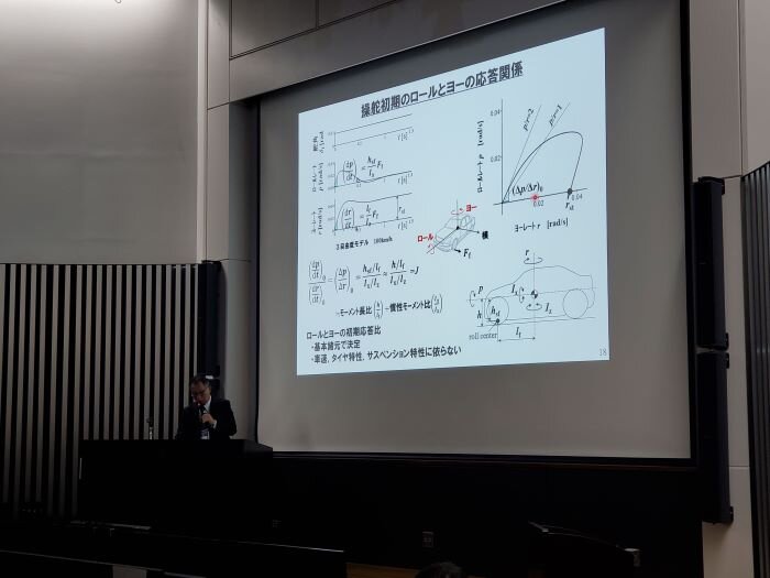 山本先生講演中